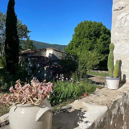Maison Sur Les Hauteurs De *
